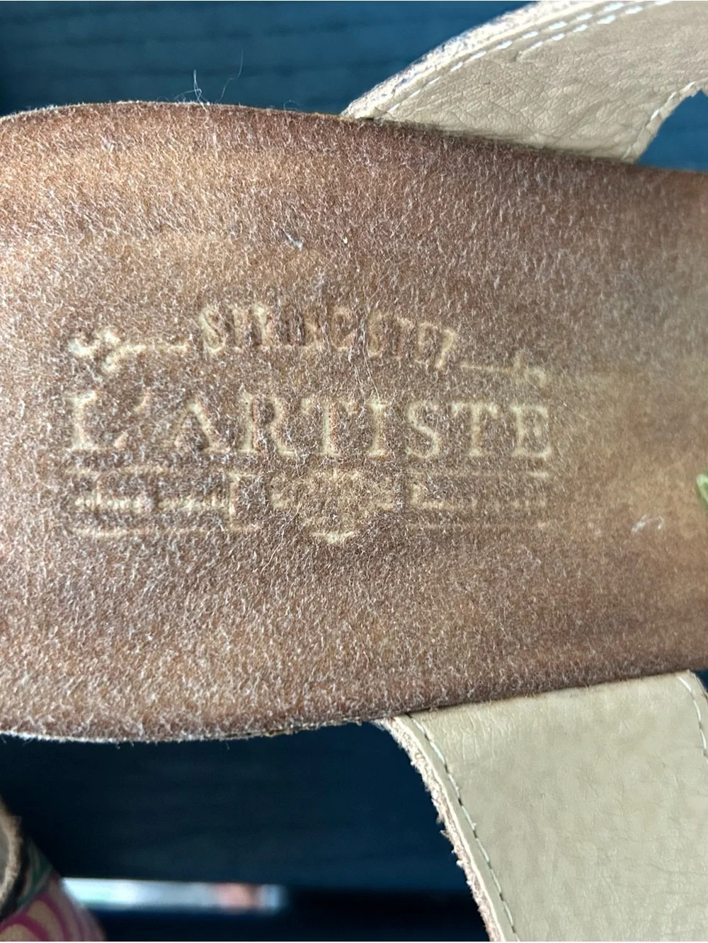 L'ARTISTE Moai Sandals
